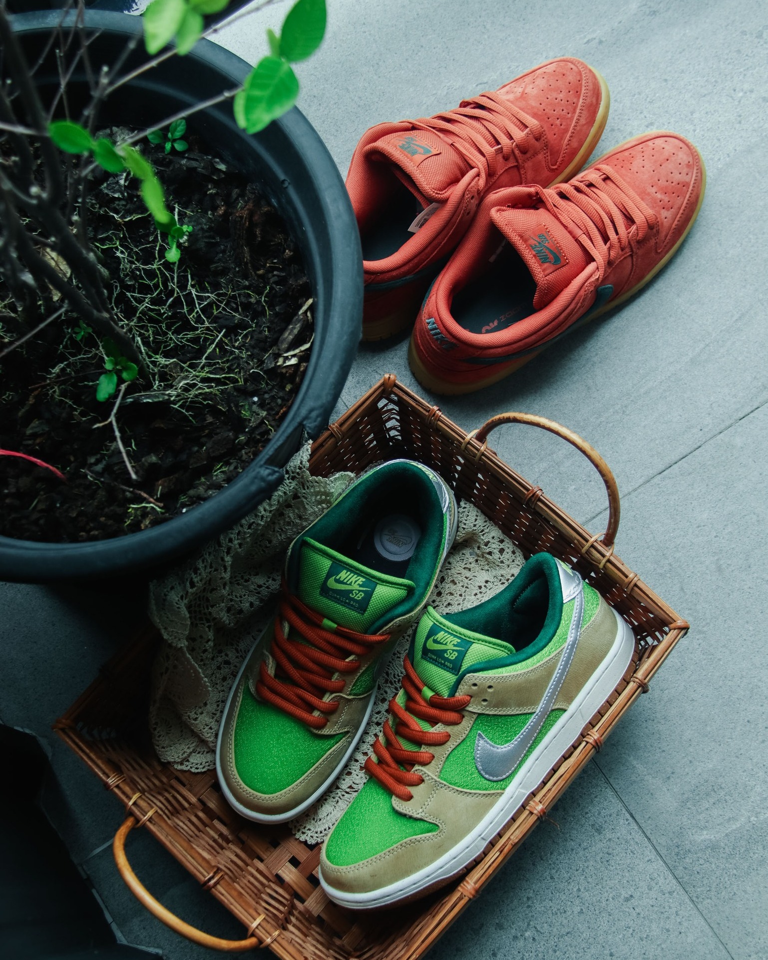 Preduce Shop - Nike SB Dunk Low สองสี colorway สีเขียวอ่อน... | Facebook