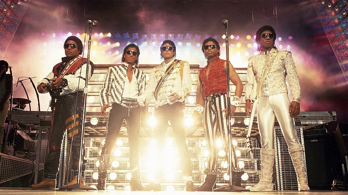 AA1 THE VICTORY TOUR 写真集 1984年デッドストック On this day in 1984, The Jacksons launched the Victory Tour in