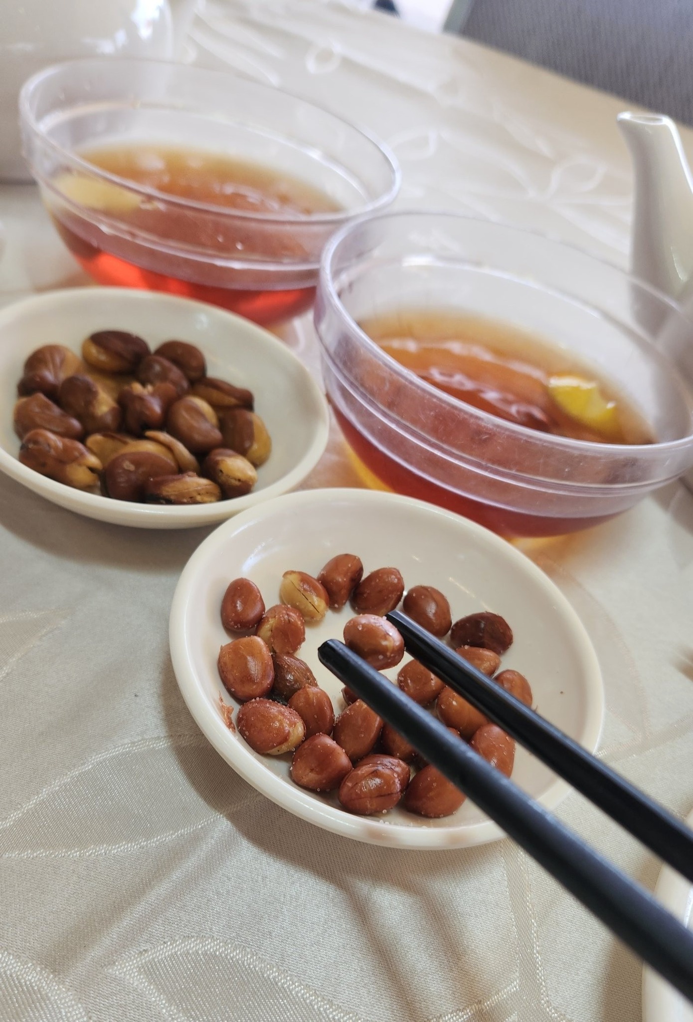 泰極星食品公司 - 「我冇叫前菜，唔該幫我攞走佢。」 「啊！你唔食都要計錢果喎。」 我揚一揚手示意待應過黎，我輕輕聲：「哦，係咩，係呀？我冇叫 ...