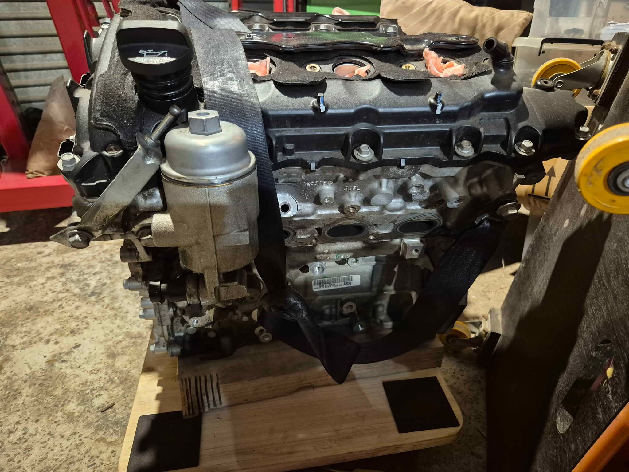 Parts engine VE Commodore LLT 3.6L SIDI - Car Engines & Engine Parts ...
