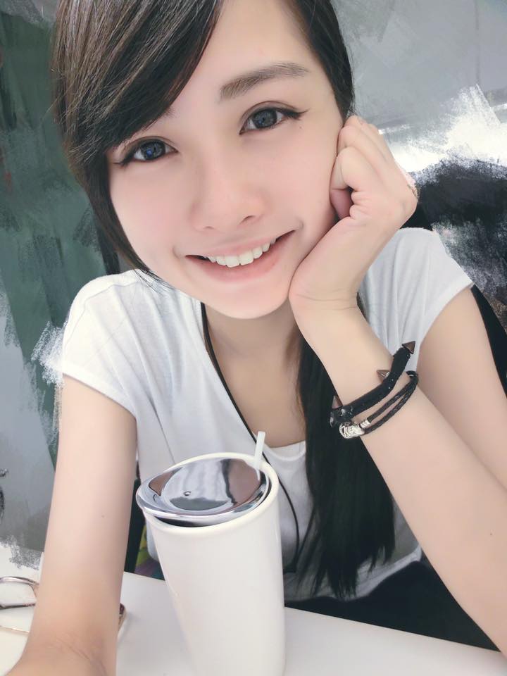 吳以琳 Calin - （以琳） 覺得每天時間不夠... 一下子就又到了睡覺時間..... | Facebook