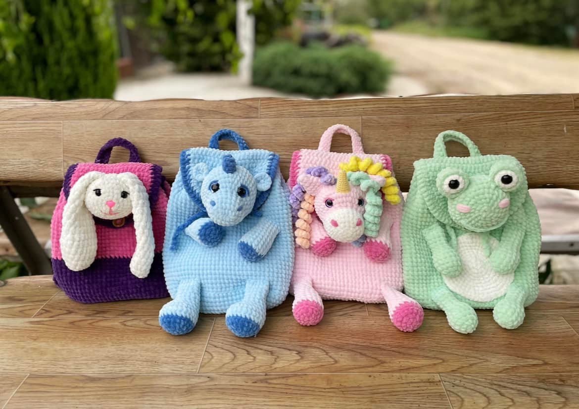 crochet mini backpack crafty Kit Up the nostalgic vibes by hooking this Mini Backpack Crochet Pattern in Parma Violets lilac Free Crochet Backpack Keychain and