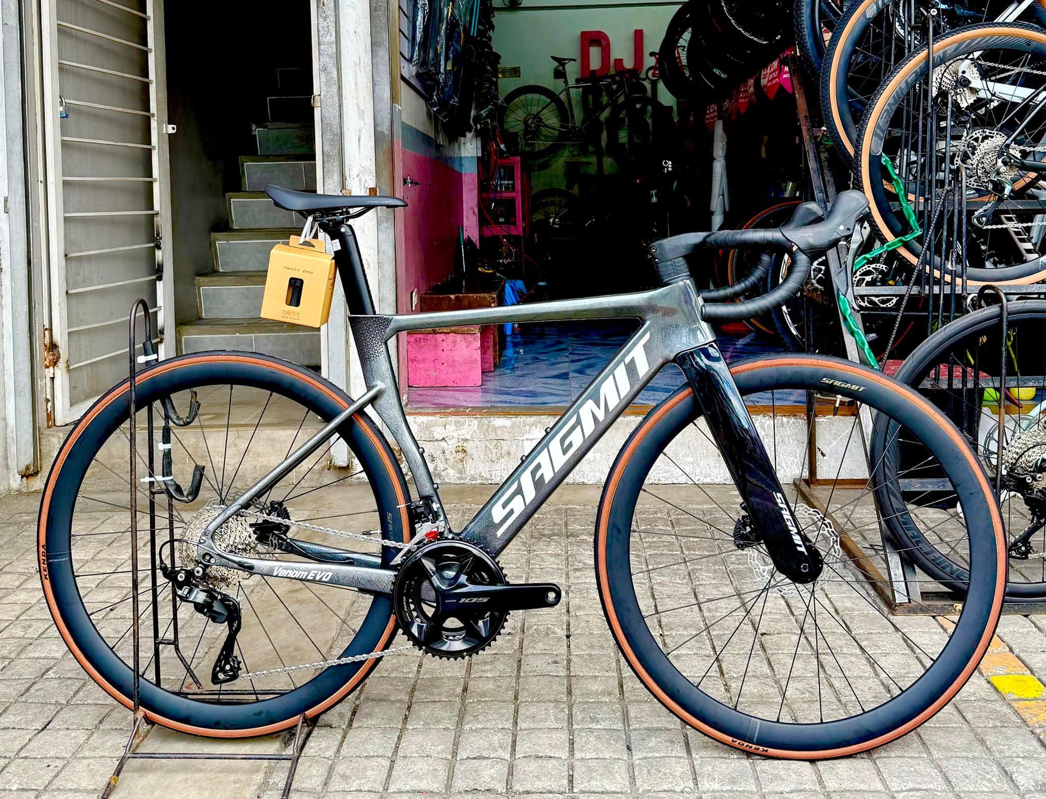 DJ - Sagmit Venom Evo Road Bike 2025 Model SRP: 53,000php Sale Cash ...