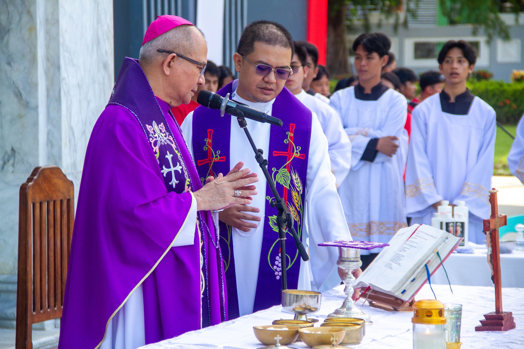 Romblon - LOOK: Romblon Bishop Narciso Abellana led a commemorative ...