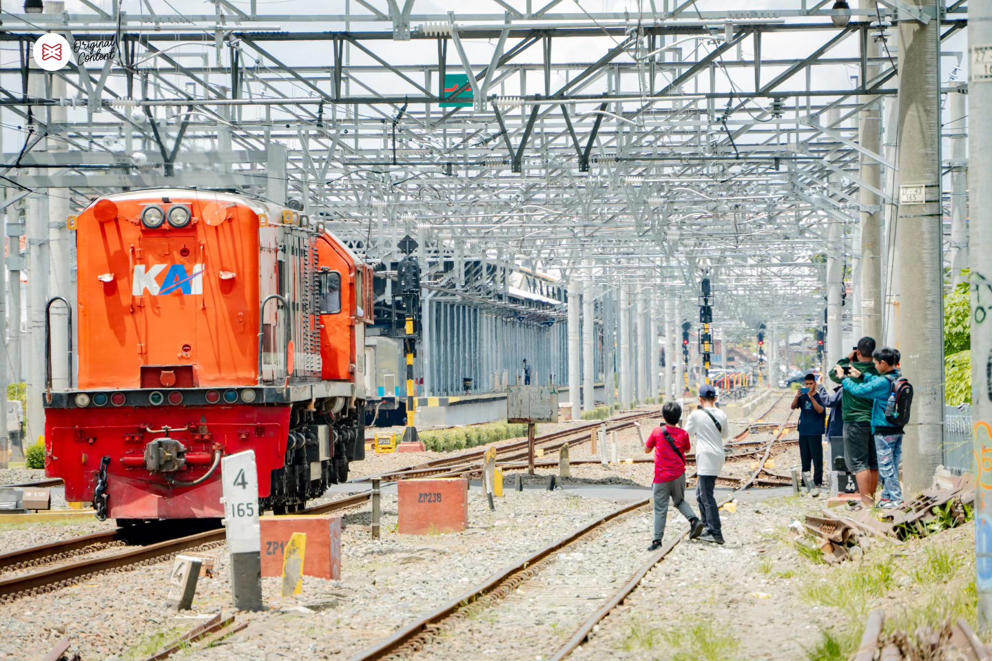 Instrail.id