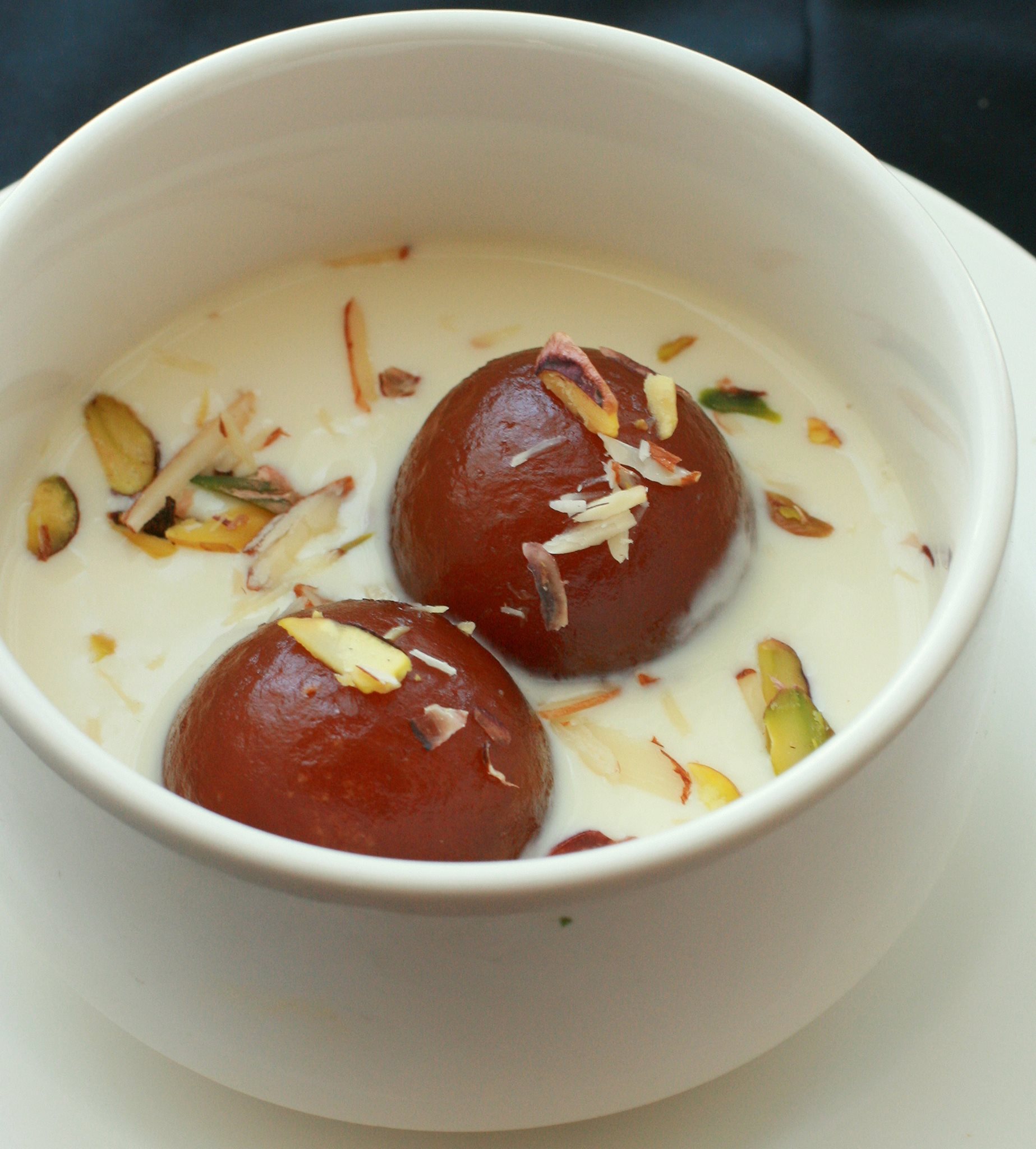 Gulab Jamun With Rabri