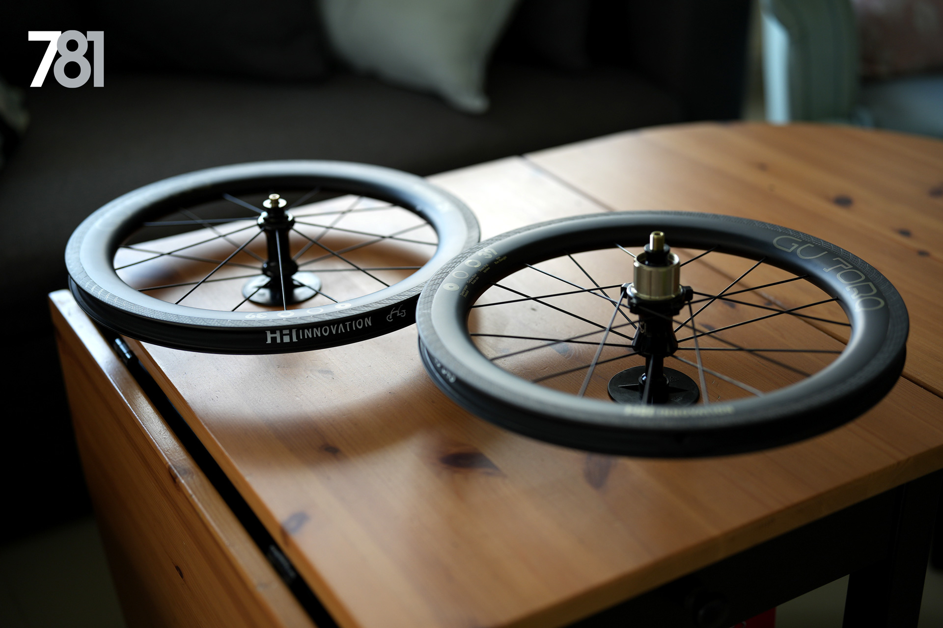 What carbon fiber wheel set is suitable for a Brompton Superlight