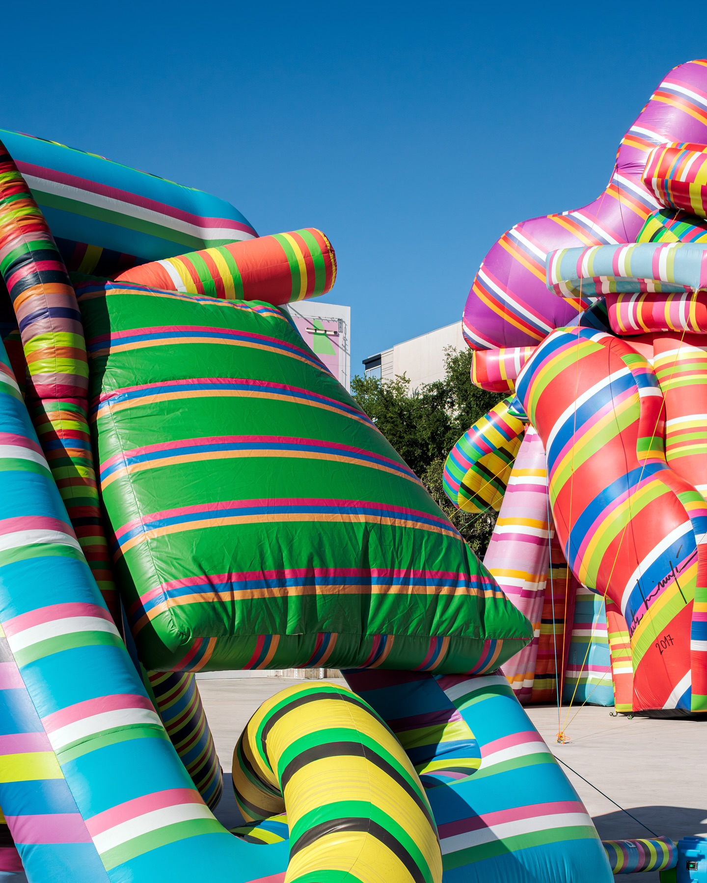 Welcome to Dreamscape. Immerse yourself in Marta Minujín's