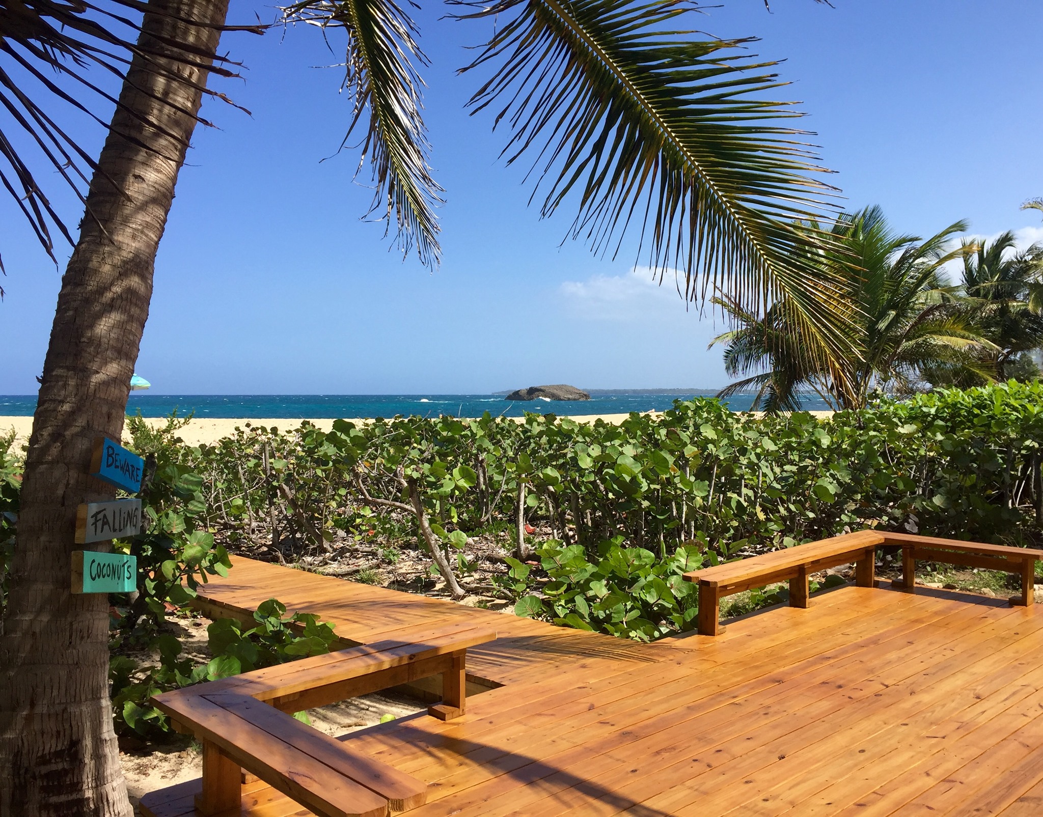 Curated visual reference: Visual Reference: Relax Beachfront Spa Condo