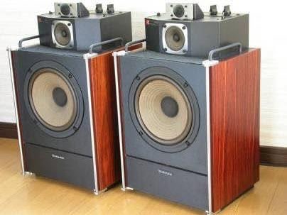 Technics SB-M500 floor-standing speakers.
