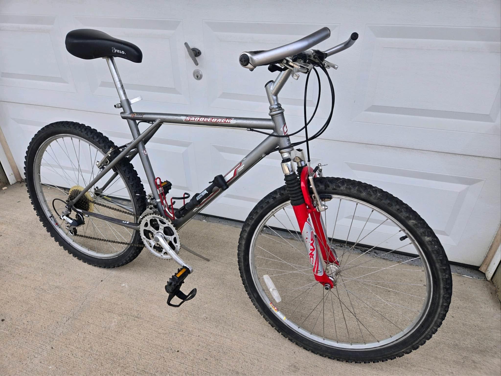saddleback gt bicycle Hardtail MTB, blue, white and red, 18 in/Medium  Cycle & Coffee Saddleback GT bike 26 21