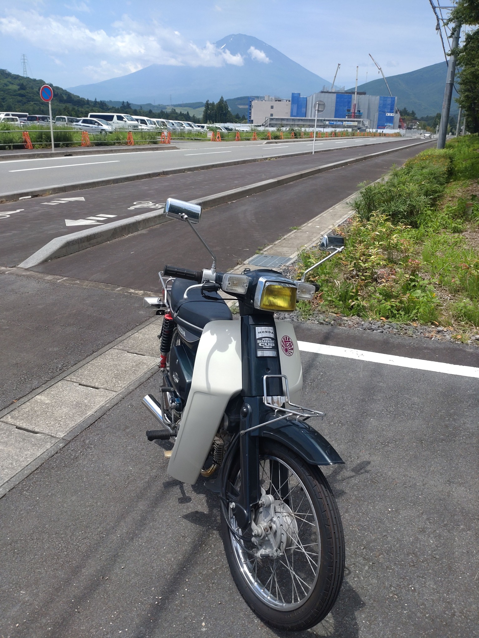 こんにちは！久しぶりに富士山！見えました😀雪は、ほとんど無くなリ