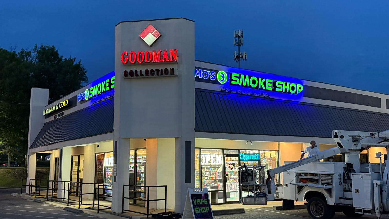 mo's smoke and vape Smokeshop (@mo.s.smokeshop.2025) • Facebook Strawberry Kiwi Ice Choose Type:G-PRIV Pod - RPM 2 Coil Series Juul Litigation – The