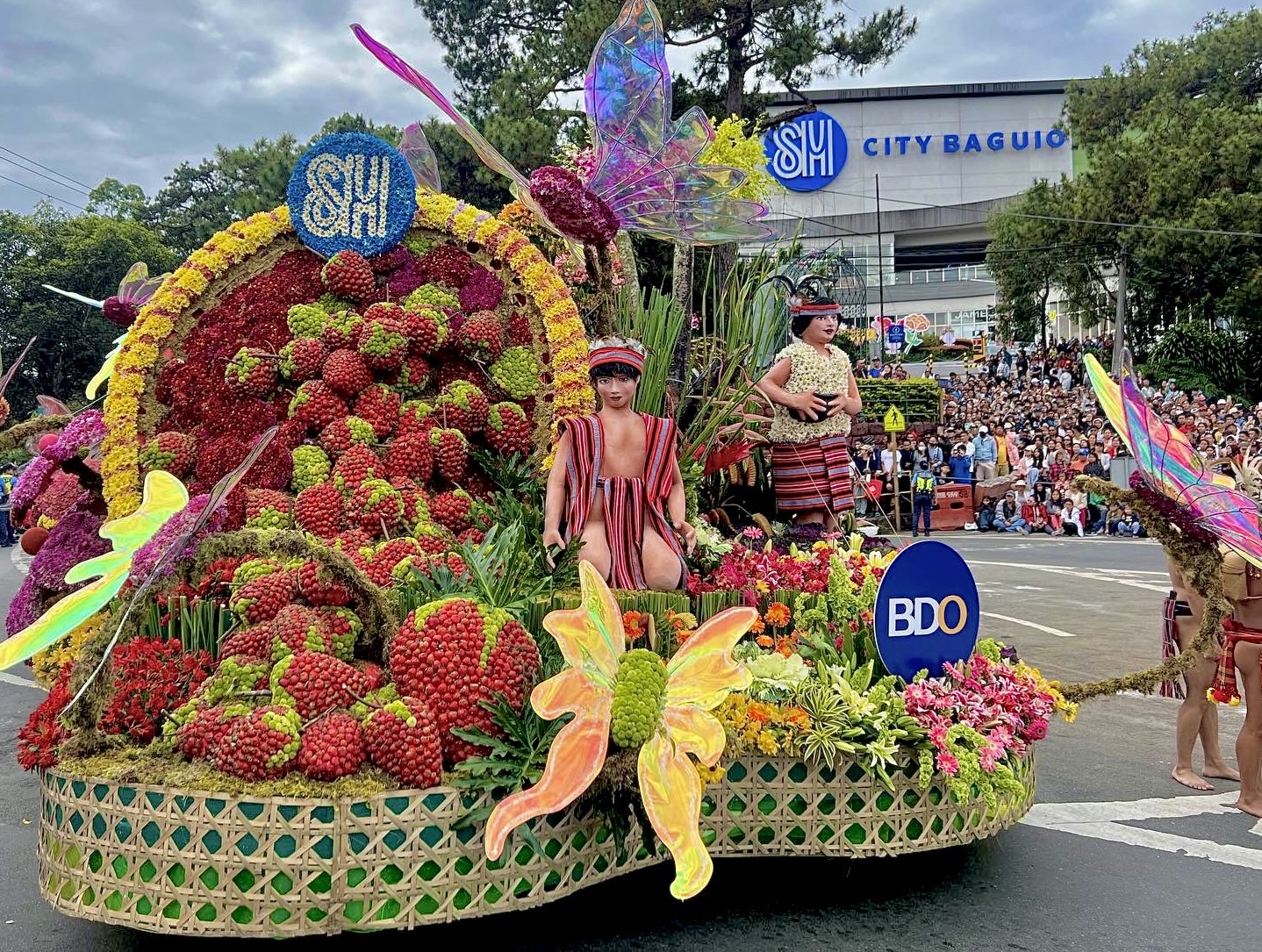 INQUIRER.net - LOOK: Hall of Fame awardee SM City Baguio once again ...