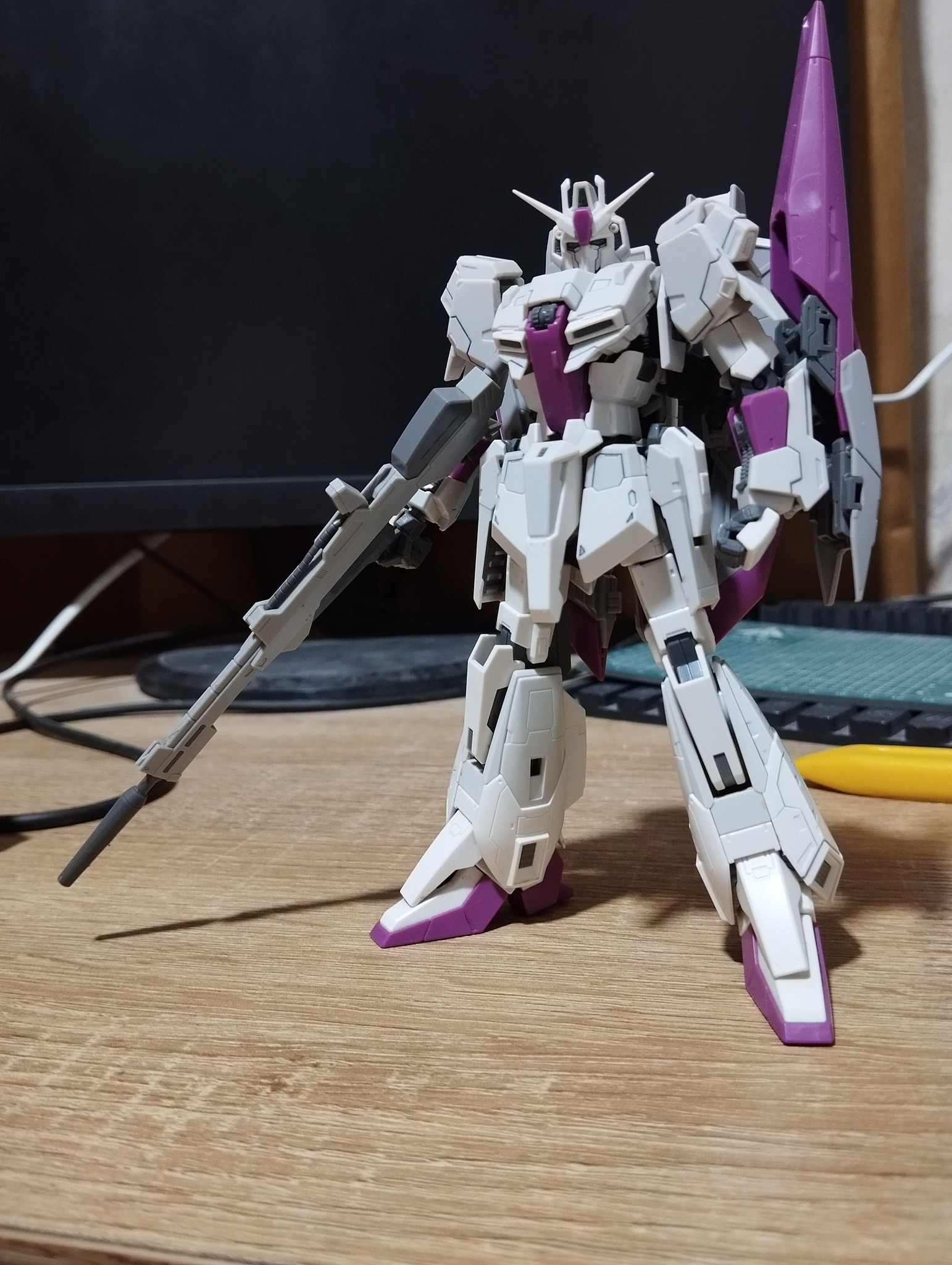 RG Zeta Gundam kit not ideal for poses