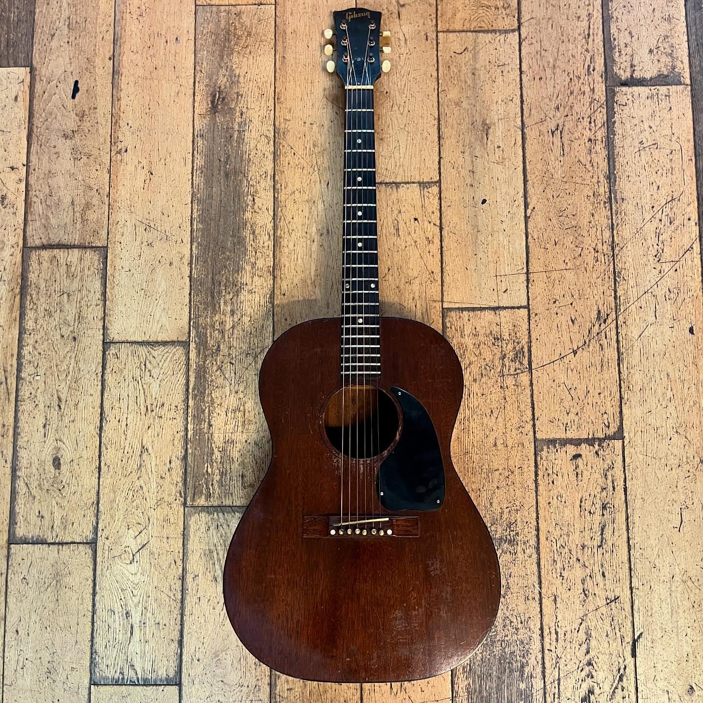 Tuesday Treat: How about a 1963 Gibson LG-0 for our viewing