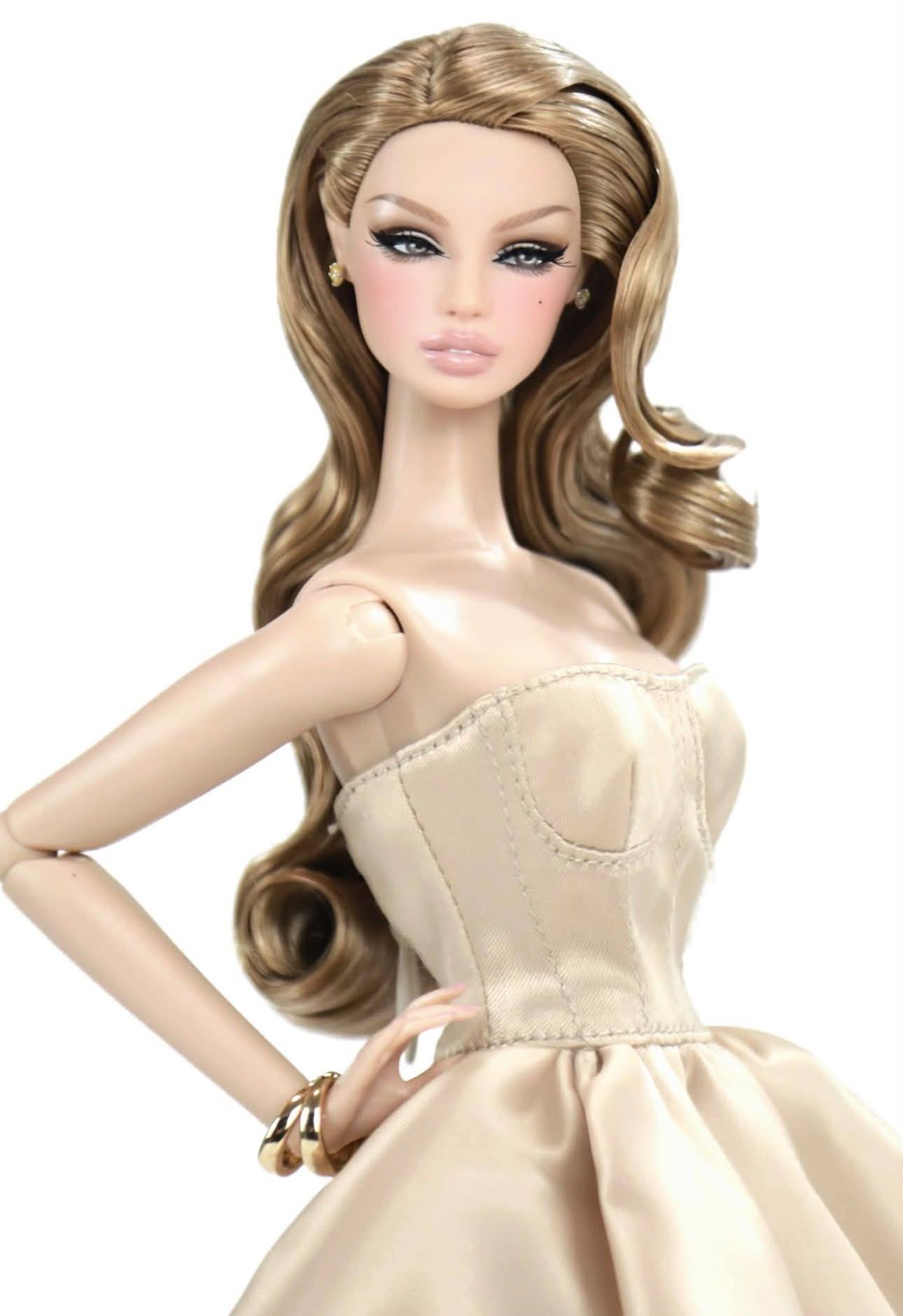 plastic_chic - Shopping Suite Elyse Jolie is probably one of my