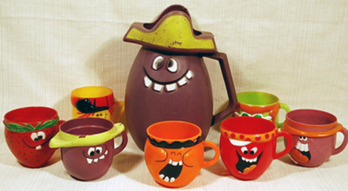 The Pillsbury Funny Face drink pitcher and matching cups from the