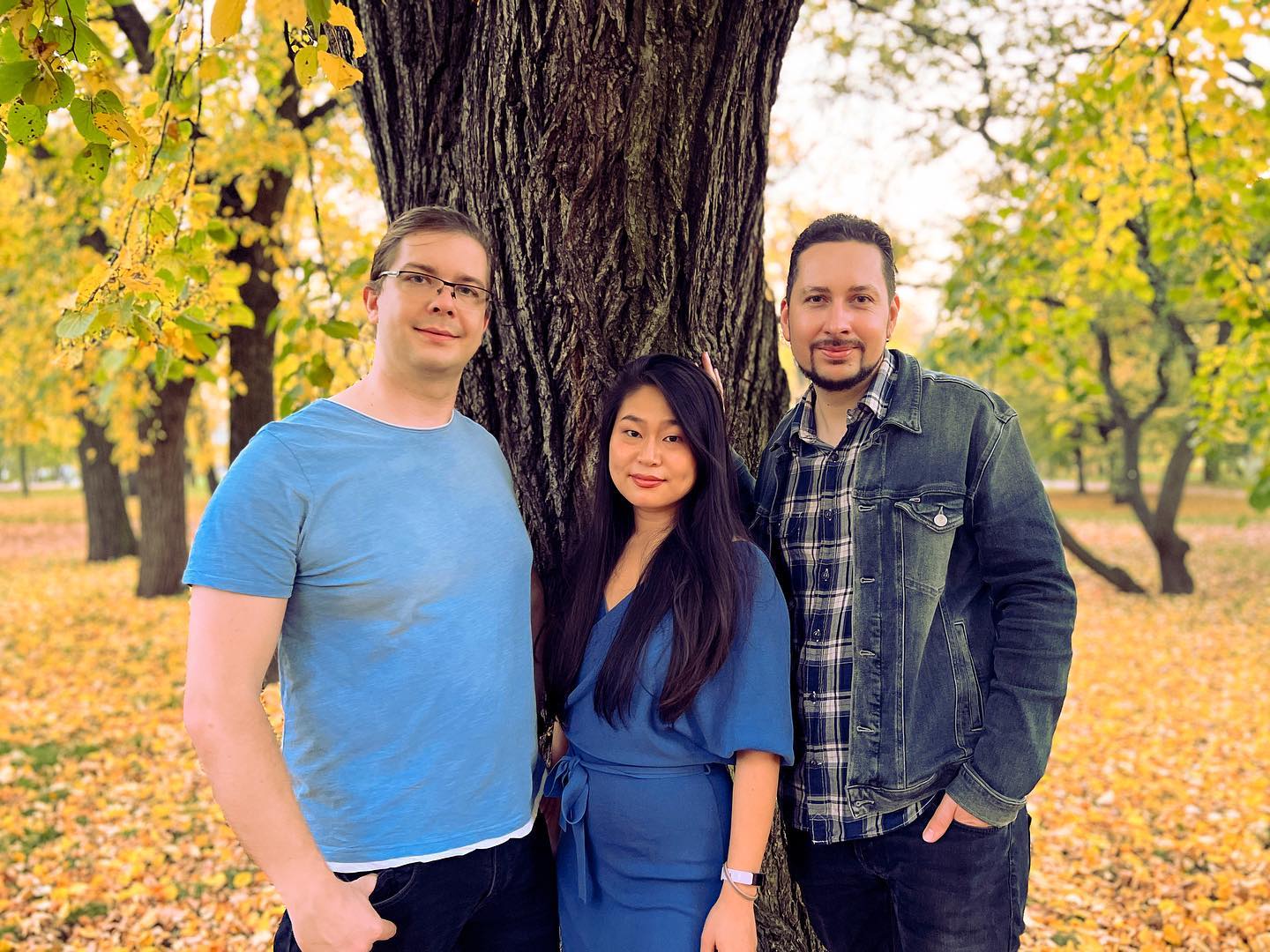 Blue Sakura - MEET THE BAND Zoran 🎻 An accountant by...