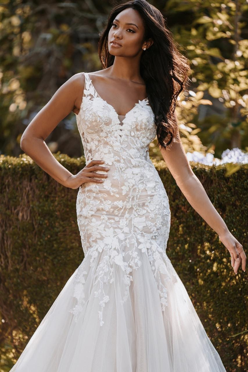60% off designer wedding gowns at Rustic Grace 1933