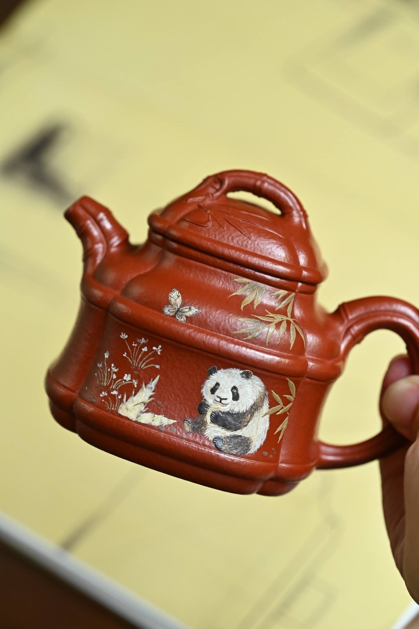 四方竹鼎·全手工／容量200cc/家藏朱泥壶的立面筋线，自下而上贯通，与