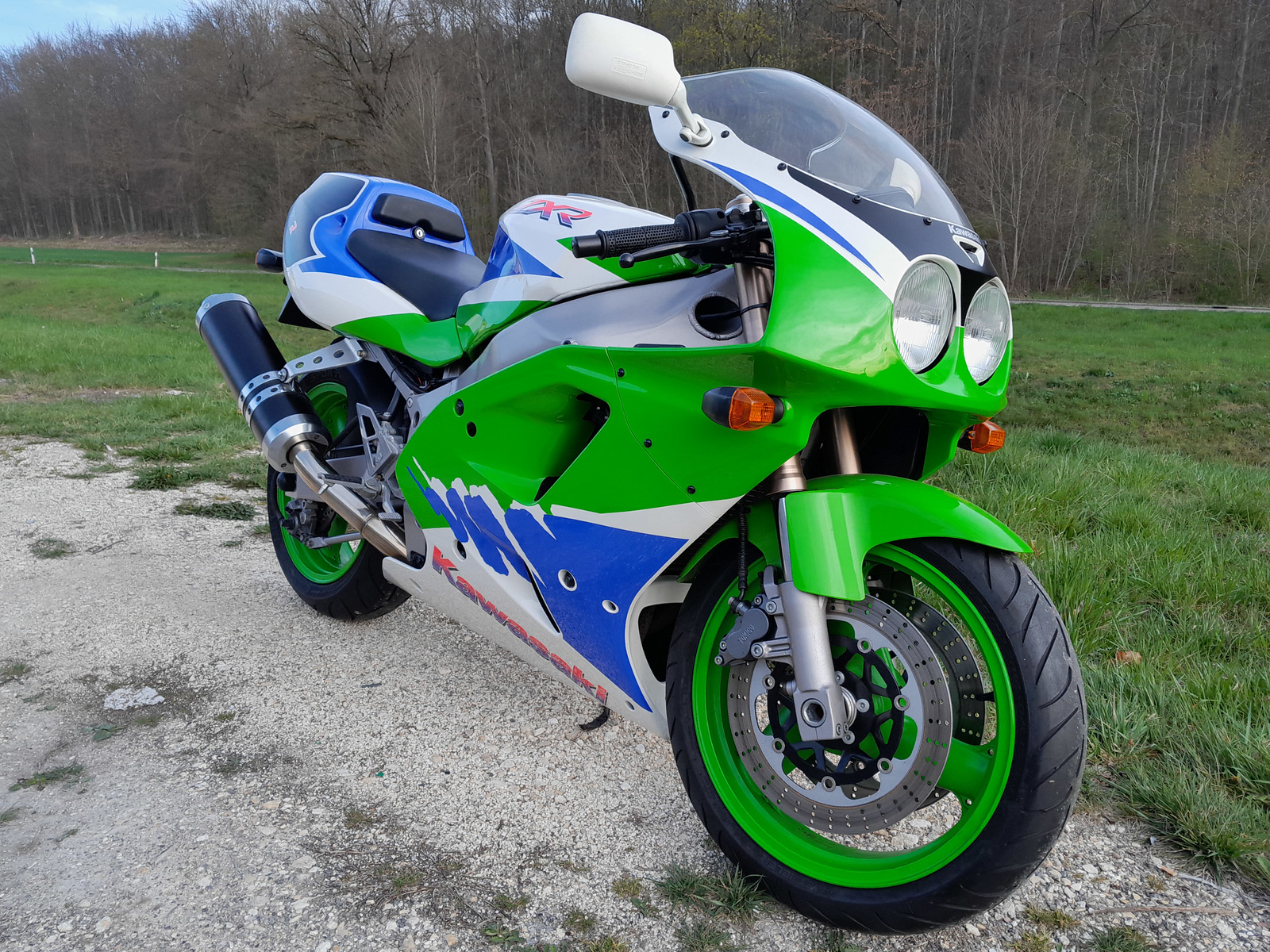 Ad: 1992 Kawasaki ZXR 750R K1 - Homologation special On eBay here