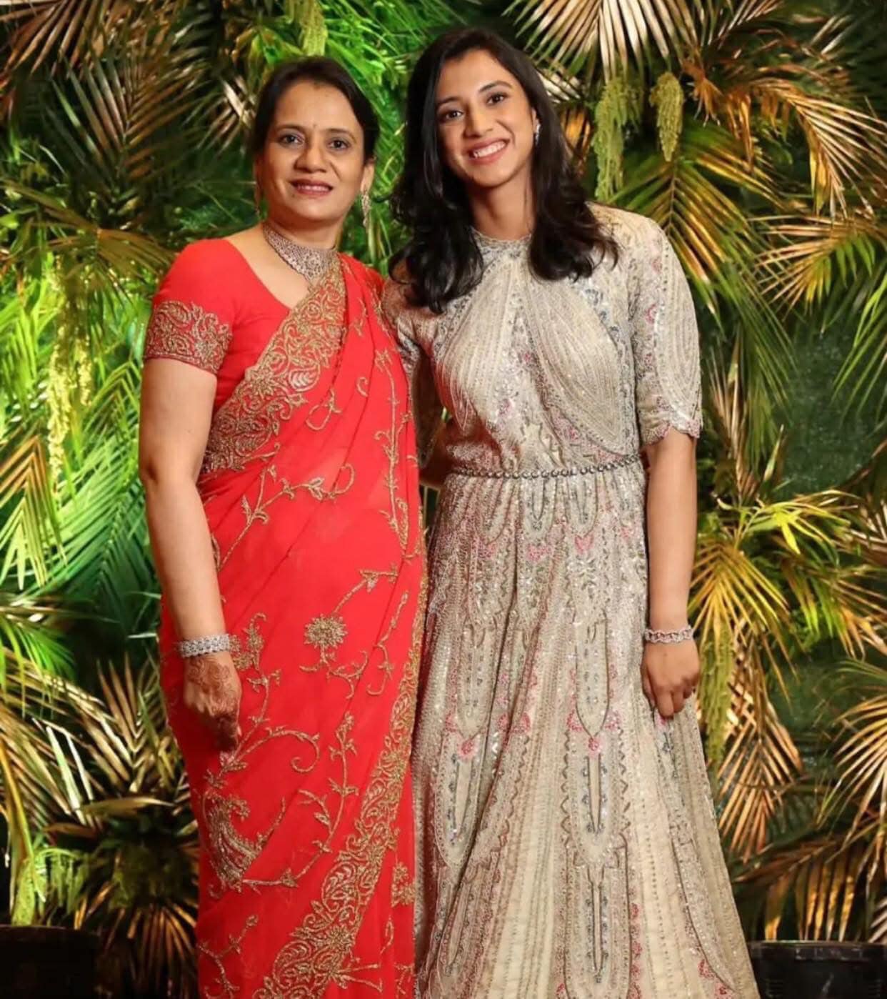 Cricket For India - Smriti Mandhana with her Mother ️ A beacon of ...