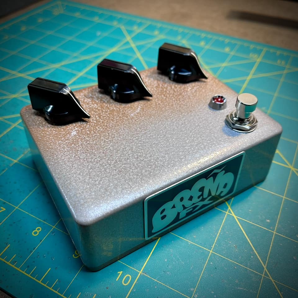 What is the circuit of a Yack YF-1 fuzz box?