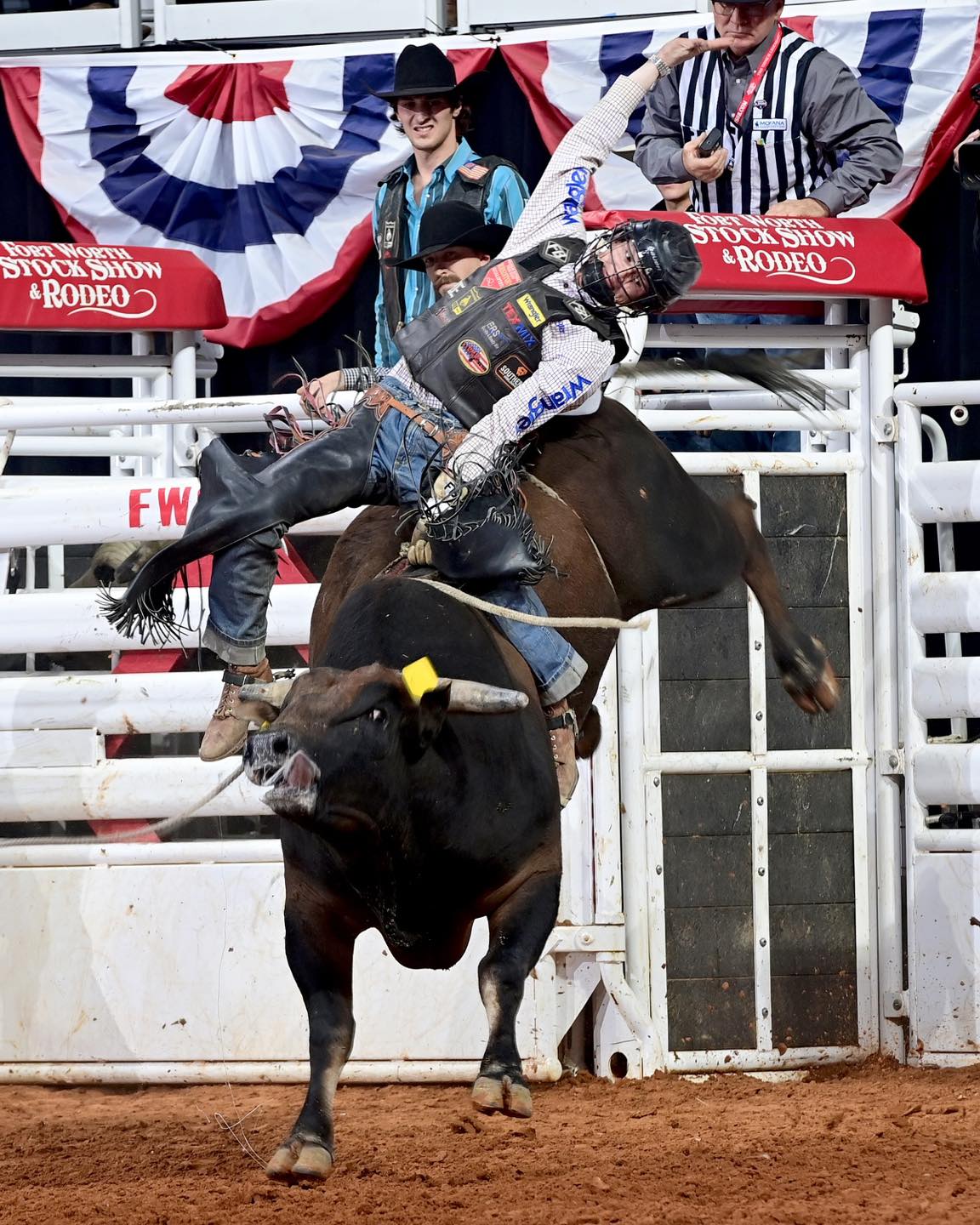 Humps - Maverick Potter of Waxahachie, Texas, earned $7,000 in the bull ...