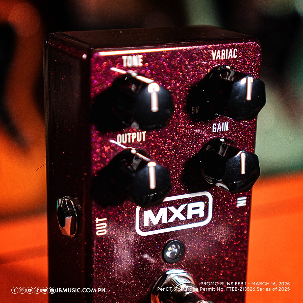Unleash the fuzz. The MXR Super Badass Variac Fuzz delivers
