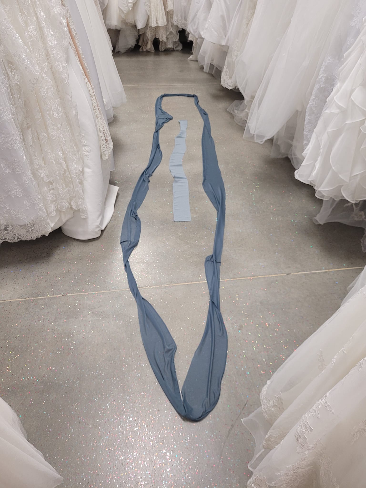 how much should it cost to hem a bridesmaid dress What is the appropriate charge for hemming dress? 7/17/2026
