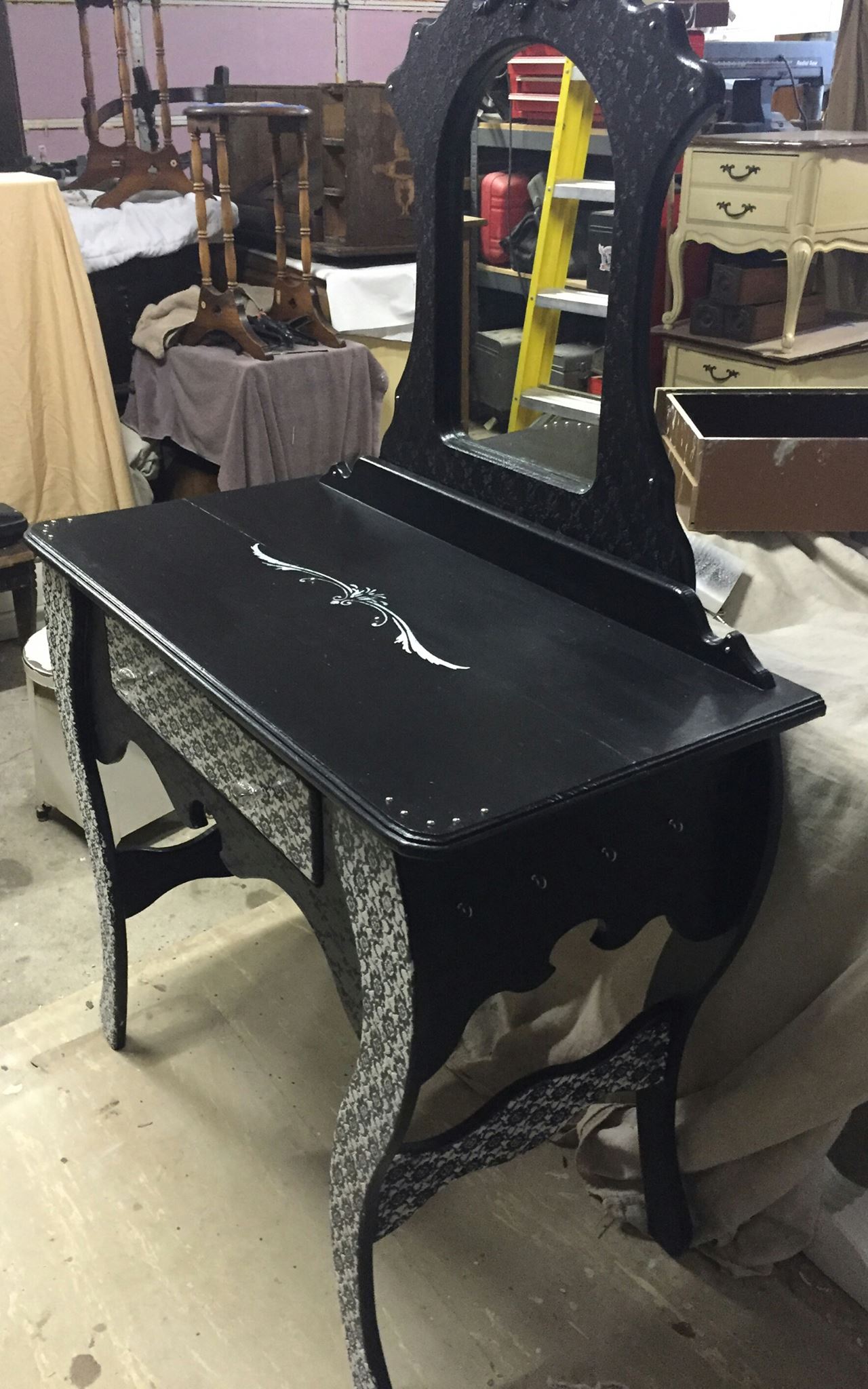 Unusual Vanity just finished. Will marry a chair / stool to it  display picture 1