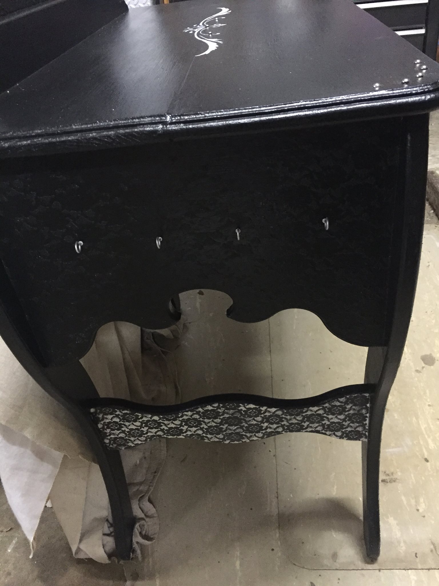 Unusual Vanity just finished. Will marry a chair / stool to it  display picture 1