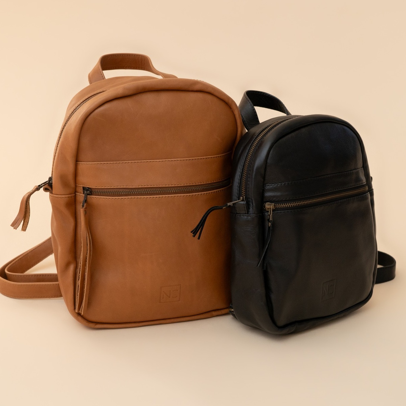 gaia 4g logo mini backpack Guess Flap Black, Gold Black., One size Fashion Color:Black/Four Leaf/Saddle Brown Wear this easy rucksack leather Cult Beauty Pouch
