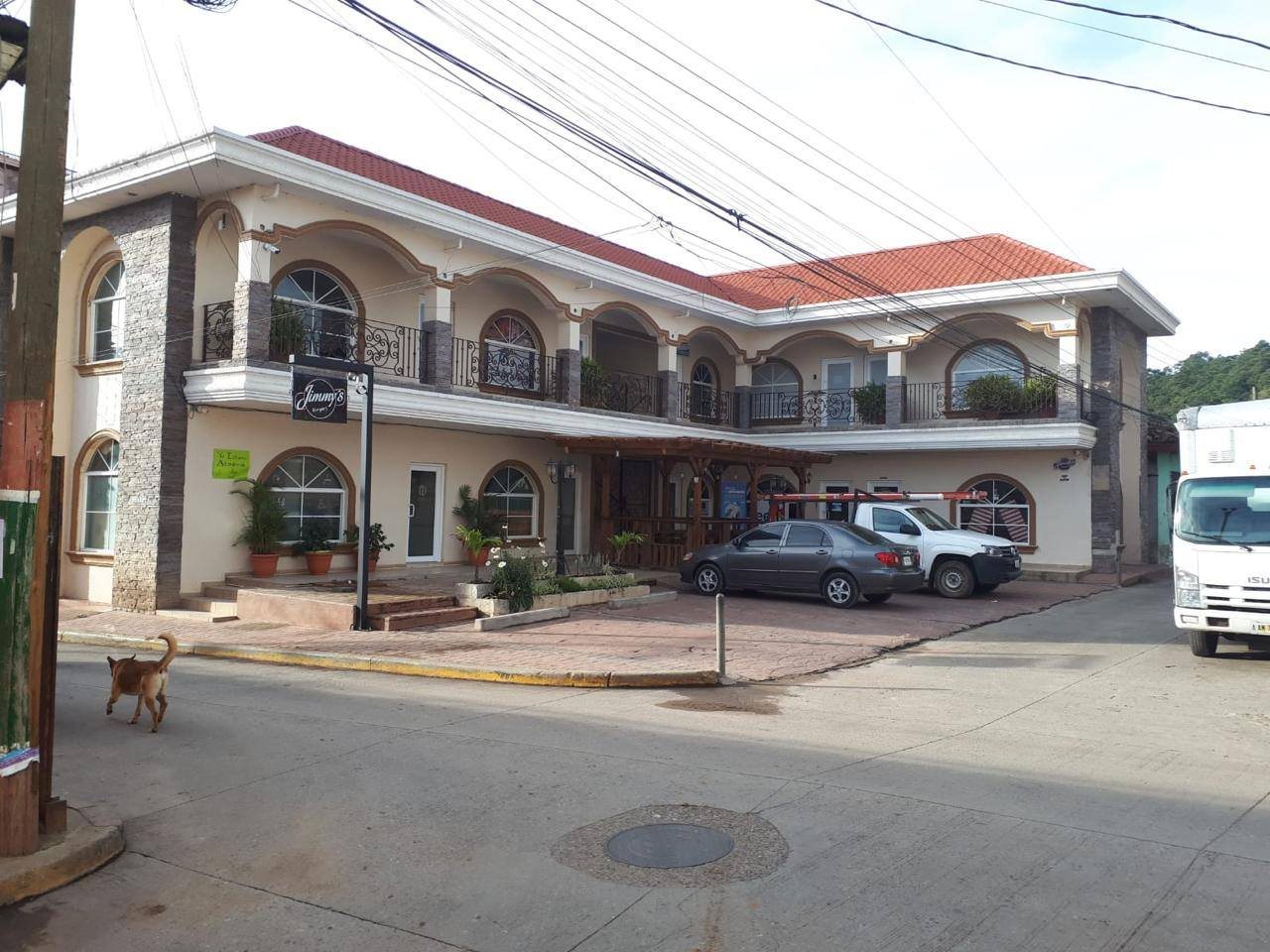 Se alquila local comercial en el Centro Comercial La Placita, en  display picture 1