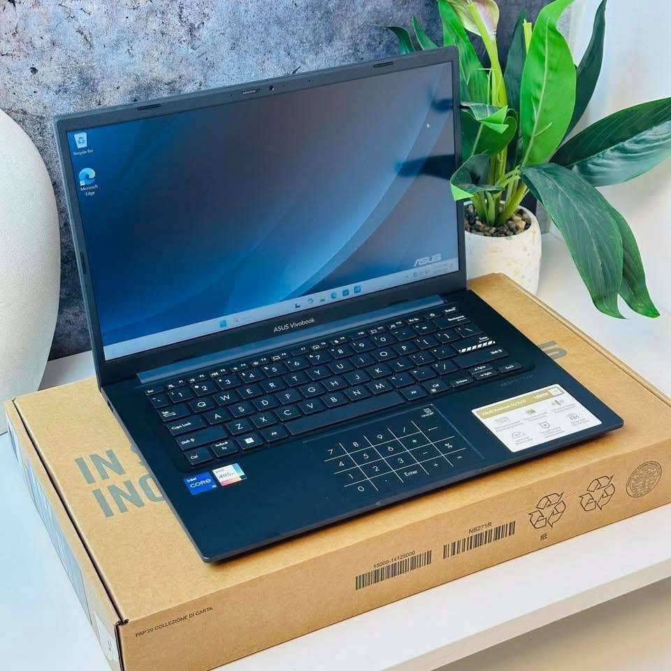 ASUS VivoBook 箱入りパッケージ Brand New and Sealed with Box🔥 🔥 Asus Vivobook 🔥 🔥 Specs