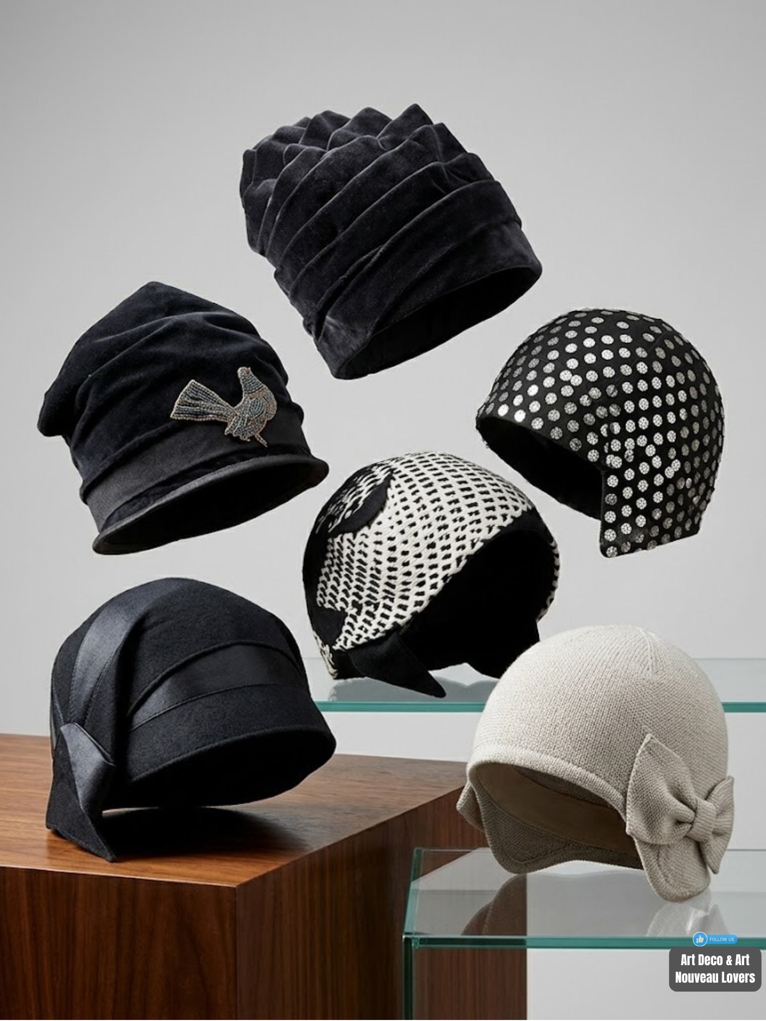 1924 Paris women's hats styles