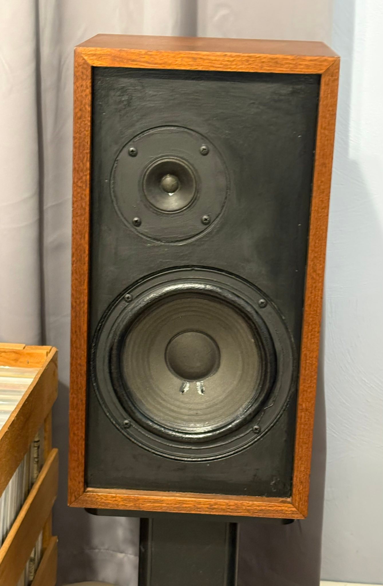 Restoring AR4x loudspeakers with new grill fabric and Danish oil