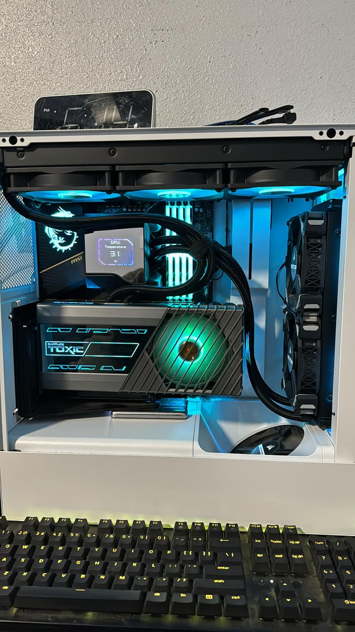 H5 Flow specs with Ryzen 7 5800X3D and 6900XT Toxic