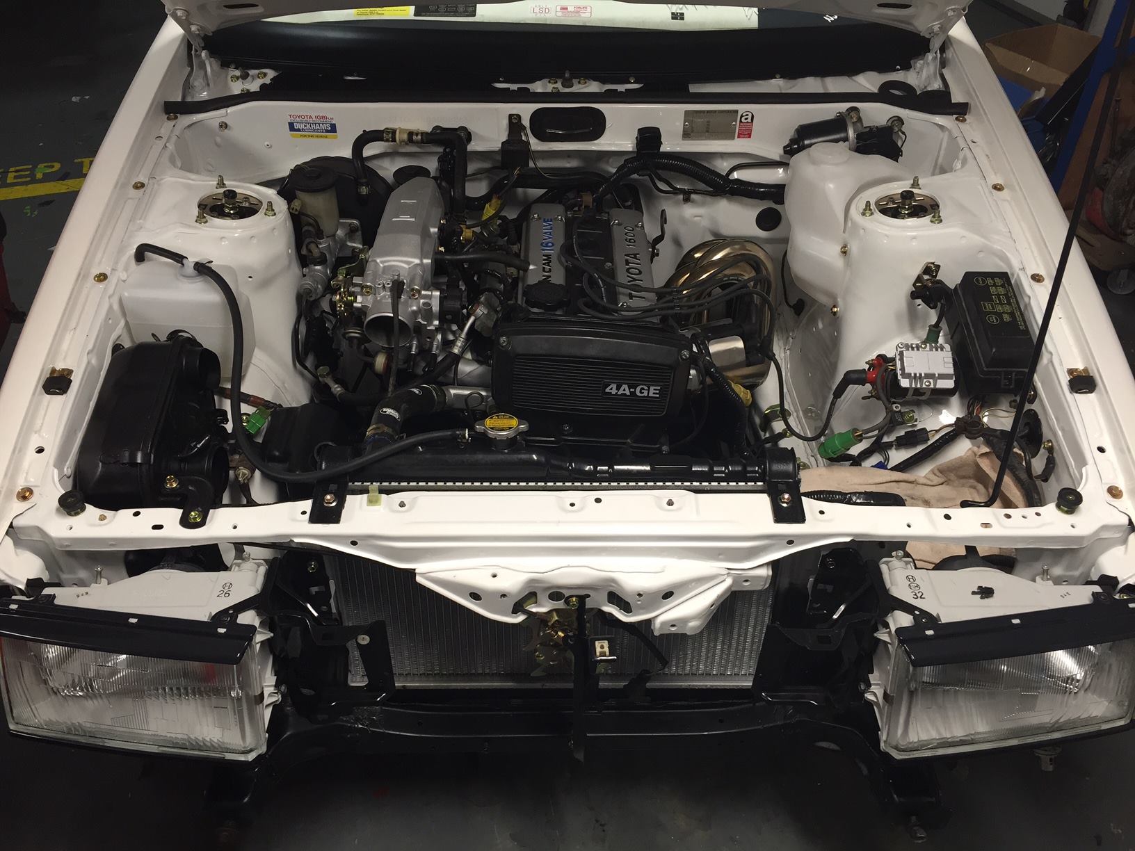 FLO,S - Engine bay almost complete and interior on its way...