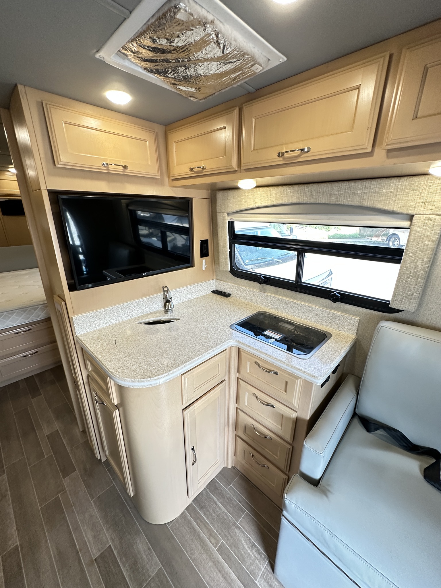 Texas Rv Outlet - Texas Rv Outlet added a new photo.