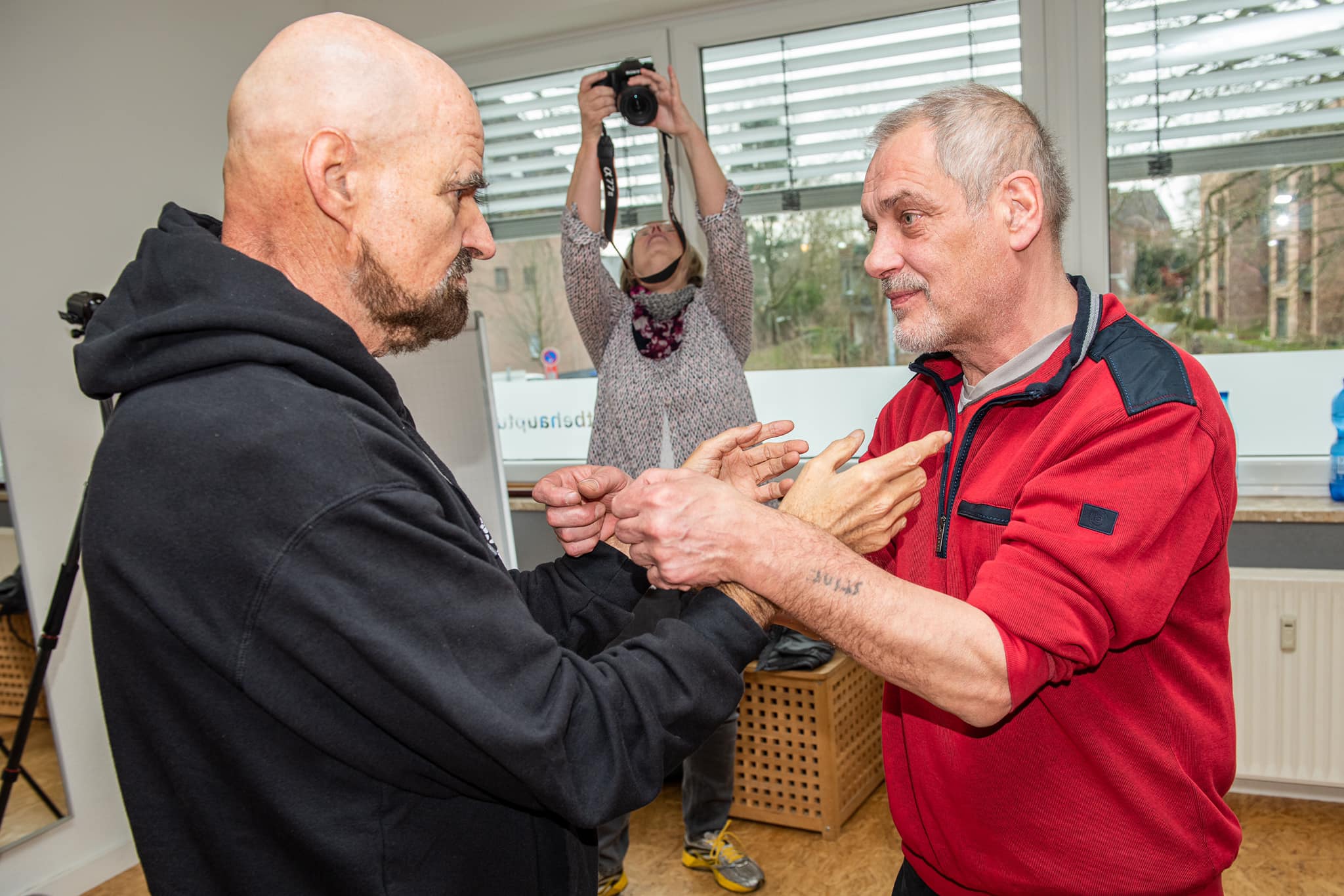 GM Dr. Keith Kernspecht - 1. & 2. Teil: KLEBRIGKEIT ﻿ Obwohl man im ...