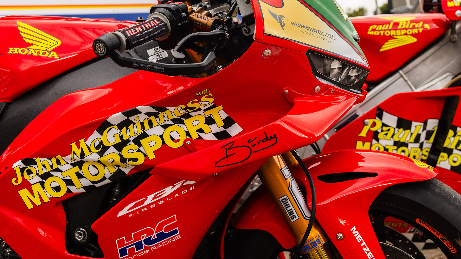 Johnny Stewart gana dos carreras el mismo día Supersport y