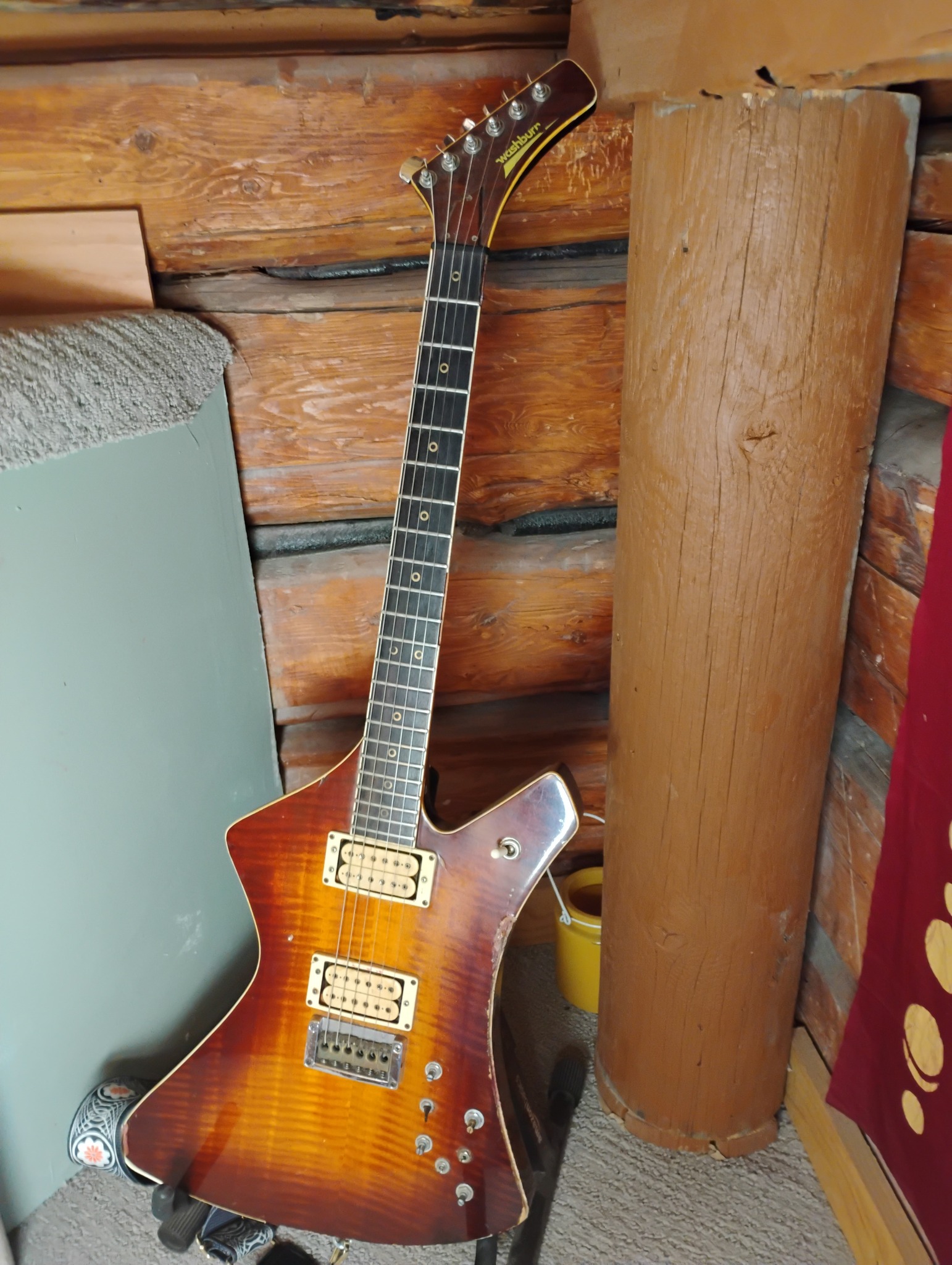 1980 Washburn A20 with DiMarzio Super Distortion pickups