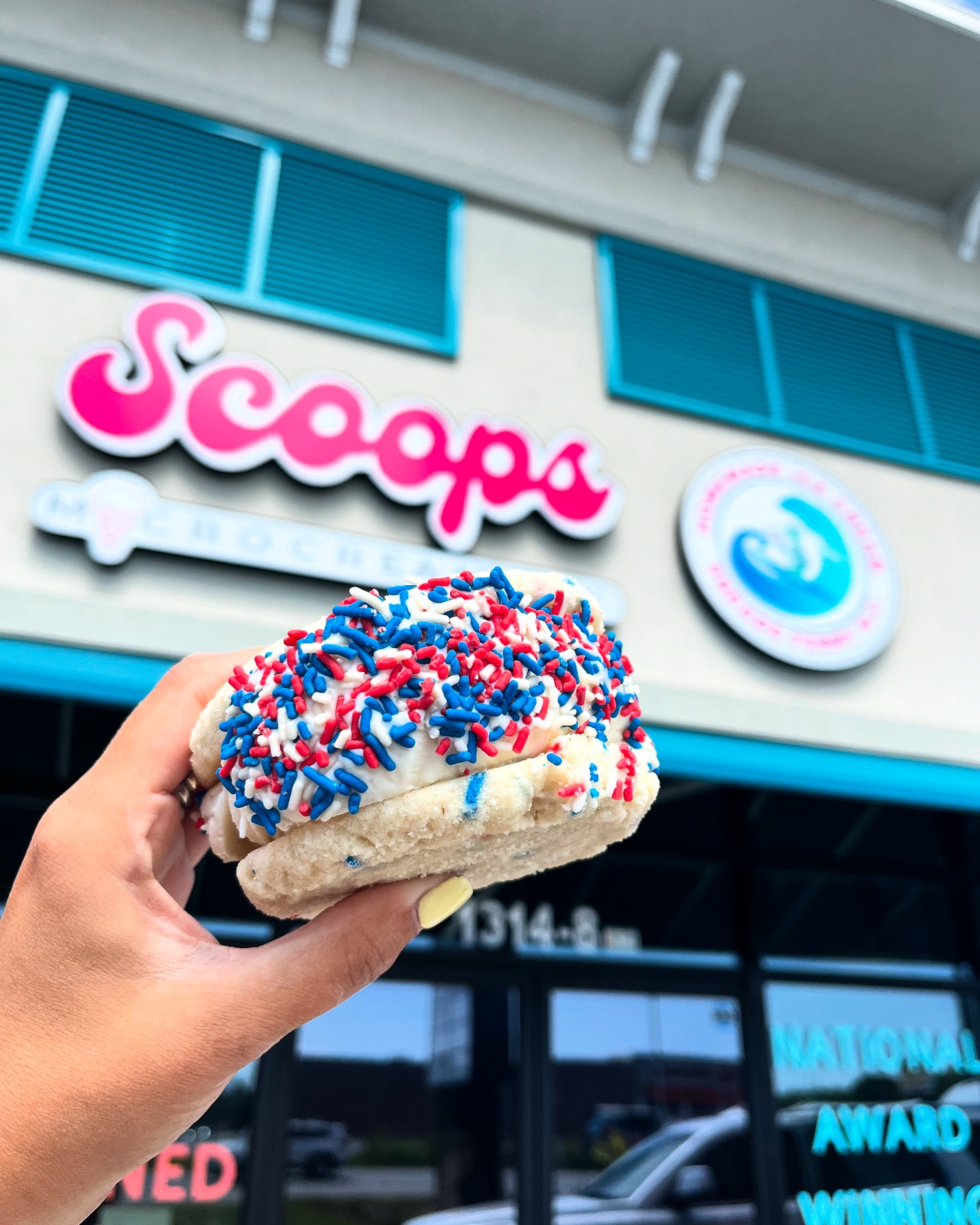 🐻🩷❄️ The Baked Bear! Make your own ice cream sandwich! Pick