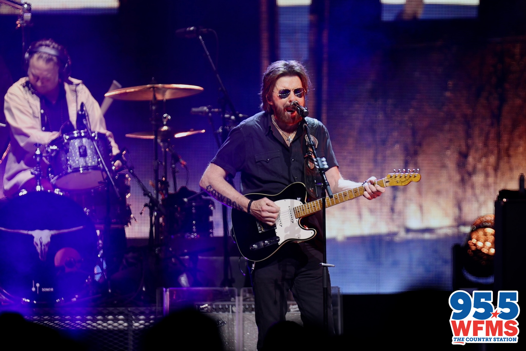 95.5 WFMS - Brooks & Dunn - 04/03/25 - Gainbridge Fieldhouse 📸: Indy ...