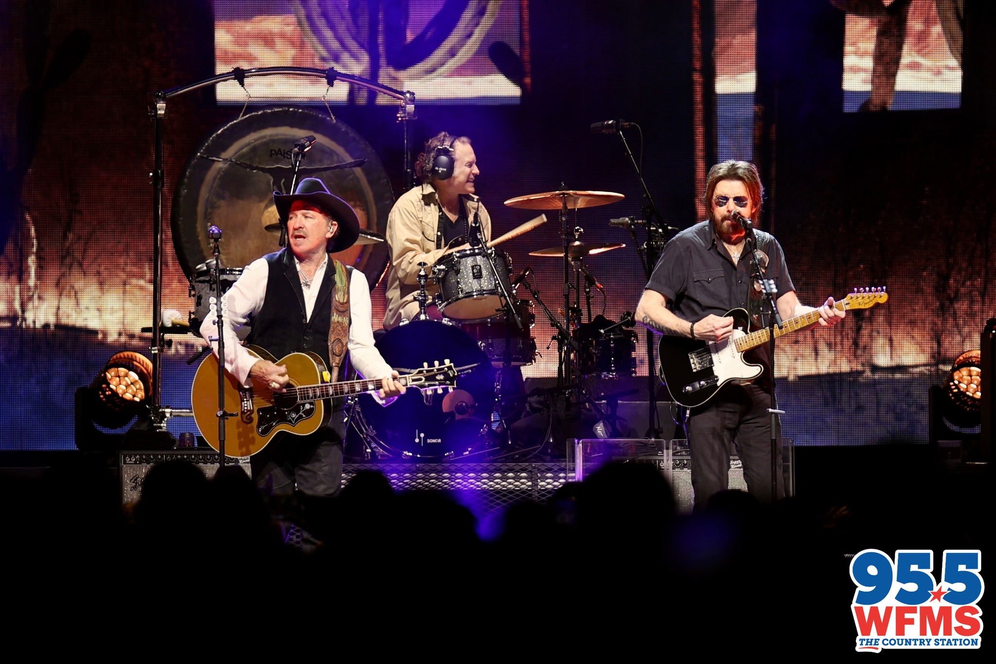 95.5 WFMS - Brooks & Dunn - 04/03/25 - Gainbridge Fieldhouse 📸: Indy ...