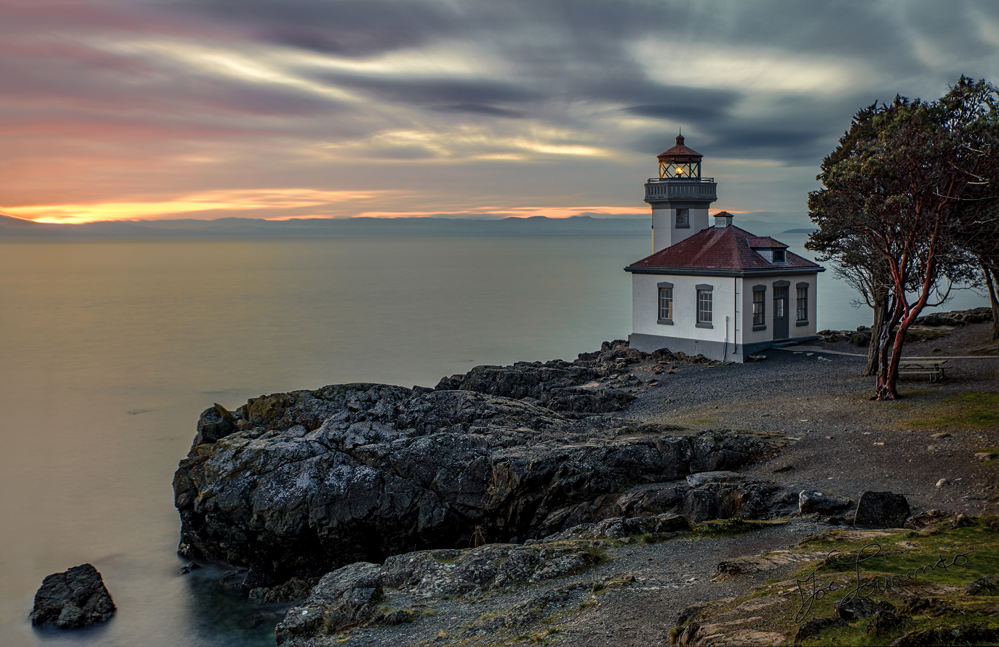 LOURENĆO - The Guiding Light The Lime Kiln Light was established in ...