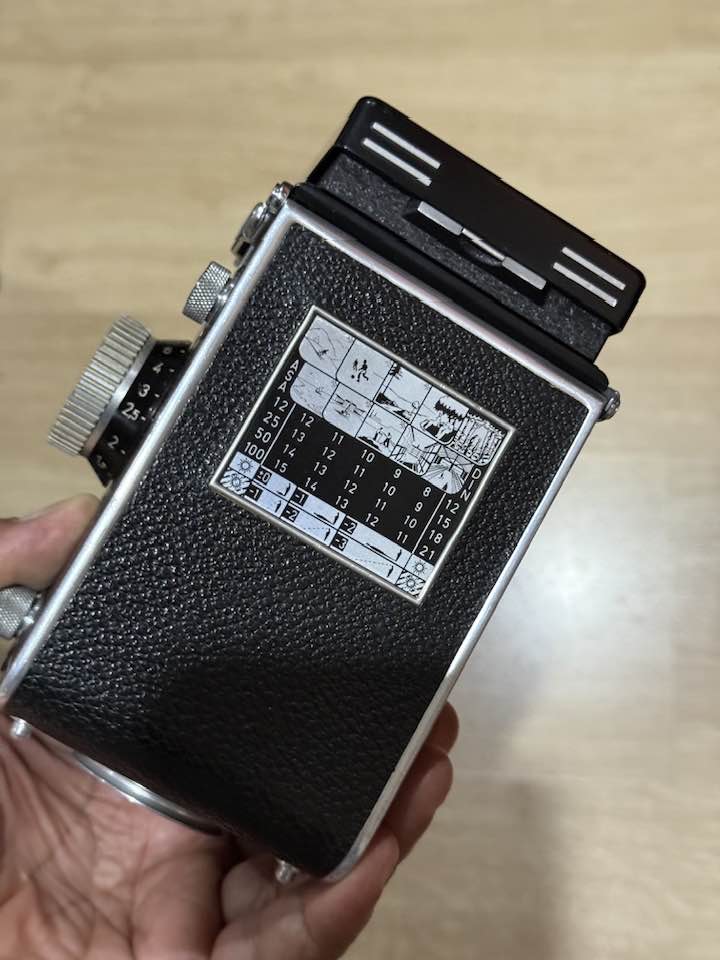 Rolleiflex T medium format camera with Tessar 75mm f3.5 lens