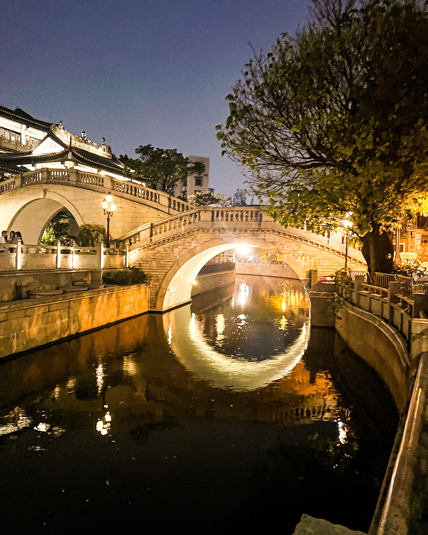 The moon bridge in Yongqingfang, China ✨️🌙